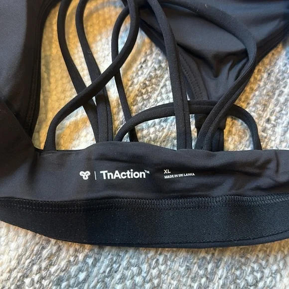 Aritzia TnA TnAction Padded Sports Bra - Picture 3 of 3